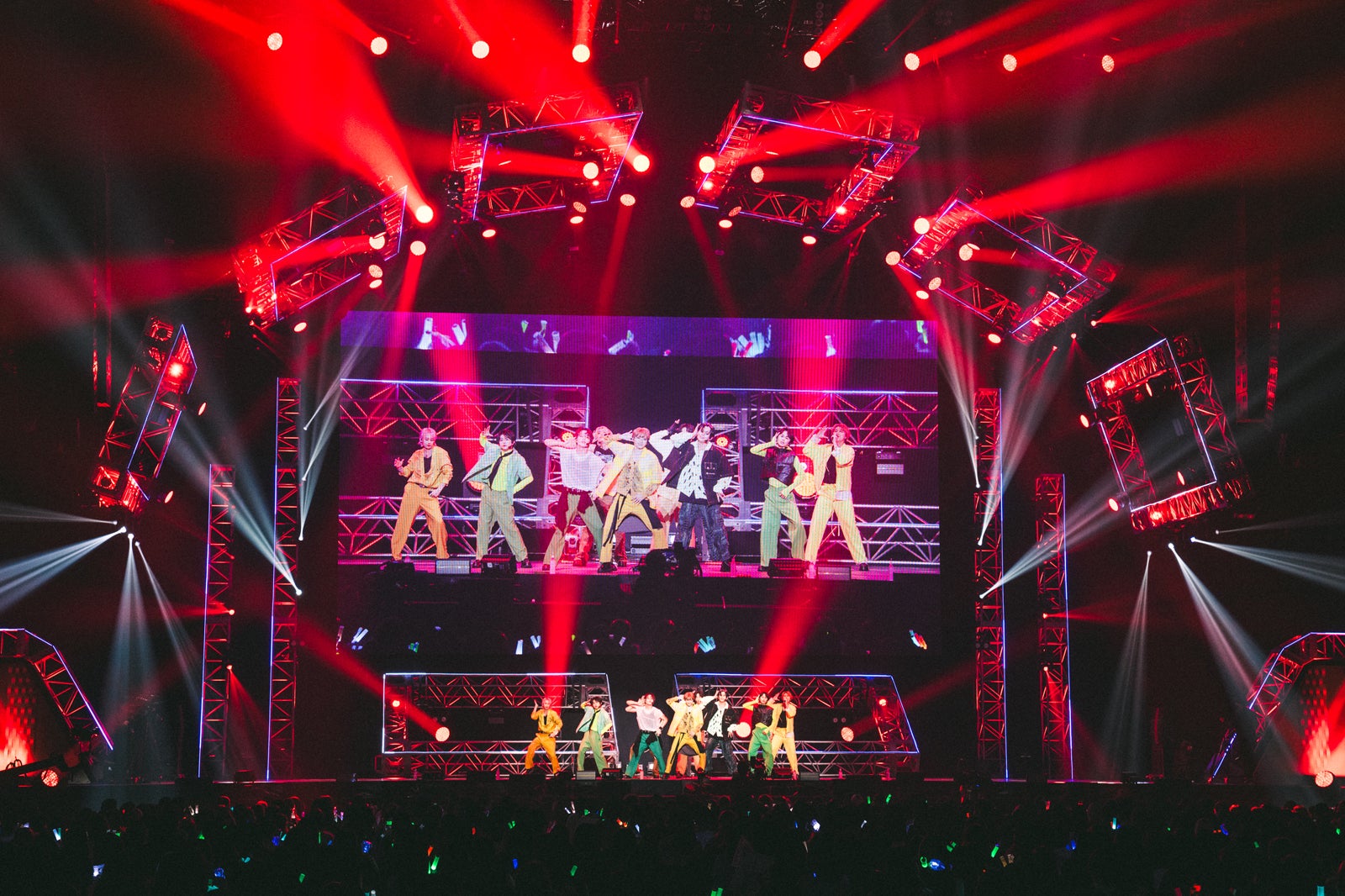 超特急（photo byハタサトシ／高田梓／関口佳代）