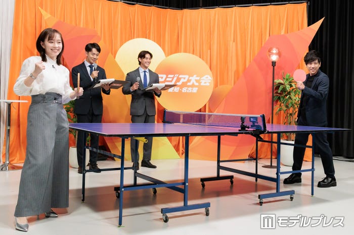 石川佳純、二宮和也(C)モデルプレス