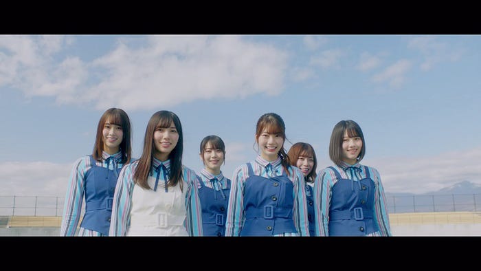 日向坂46「キュン」MVより(画像提供:ソニー・ミュージックレーベルズ)