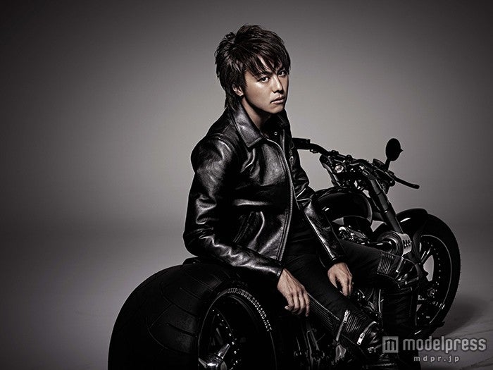 TAKAHIRO／「月刊EXILE」11月号より（画像提供：LDH）