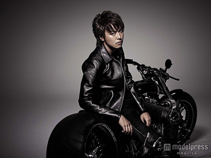 TAKAHIRO/「月刊EXILE」11月号より(画像提供:LDH)