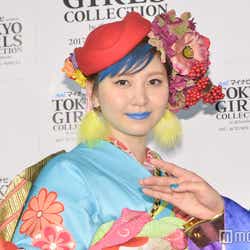モデルプレス - 元AKB48岩田華怜、20センチカットでベリーショート姿を初披露 大胆青リップメイクも