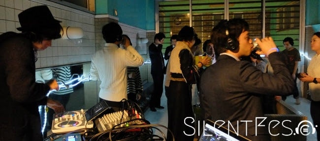 男湯と女湯を自由に行き来できる／画像提供：Ozone合同会社