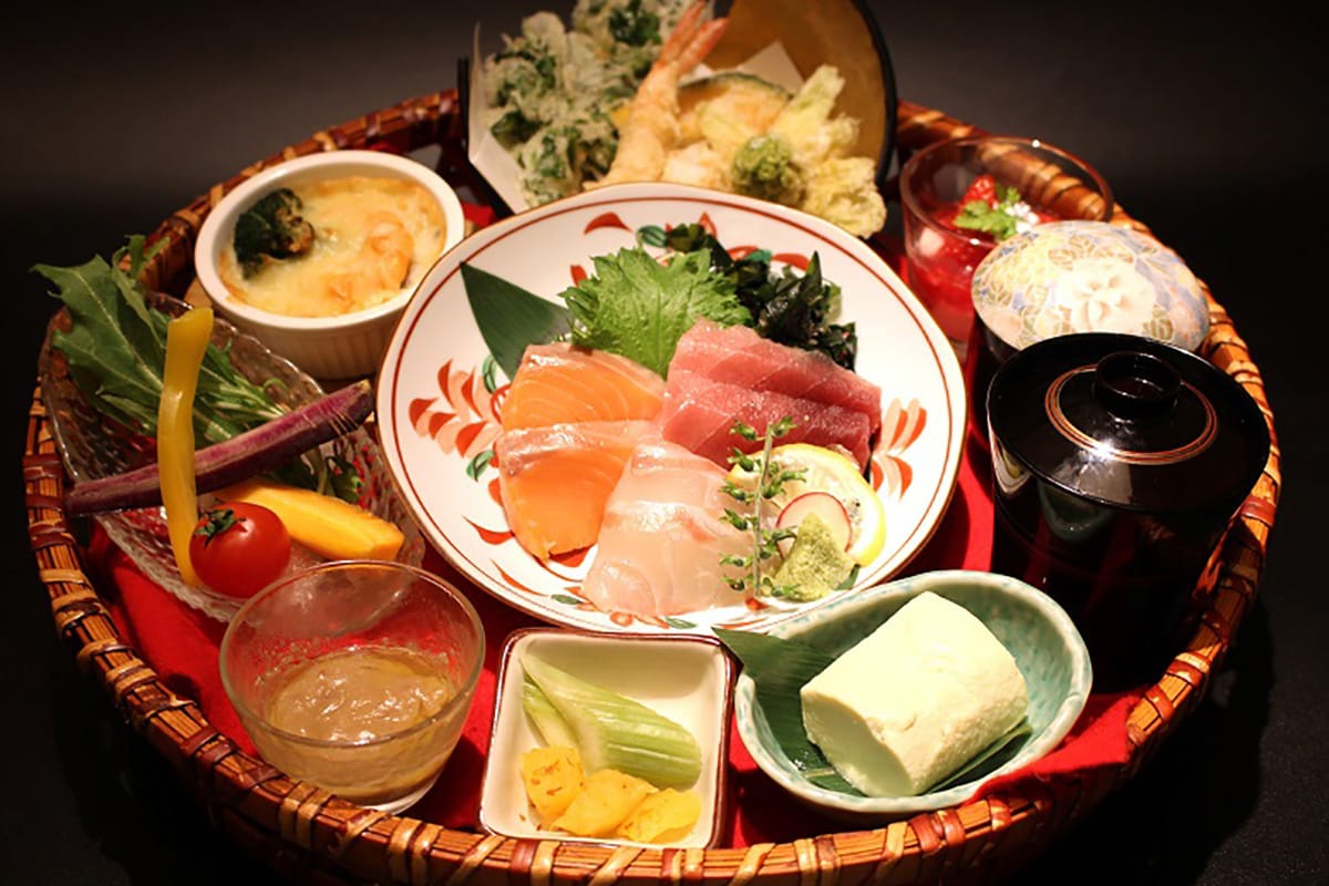 旬の心音彩り花かご御膳（税込2620円）は季節ごとに内容が変わります（提供画像）