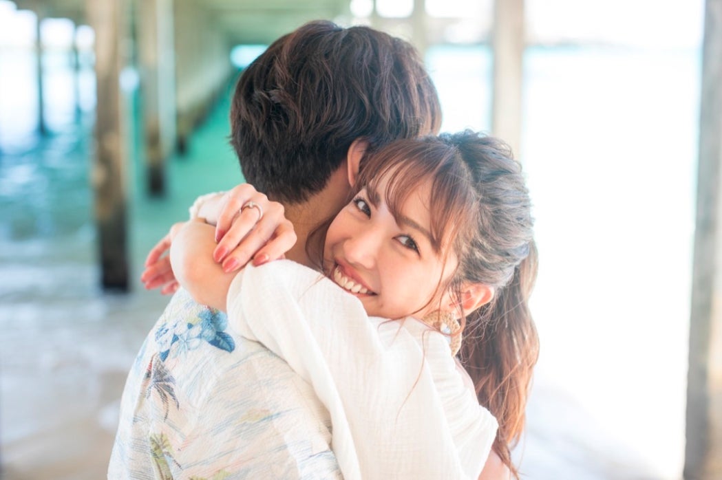 結婚発表の舟山久美子（くみっきー）、2ショット＆直筆メッセージでファンに報告＜コメント全文＞