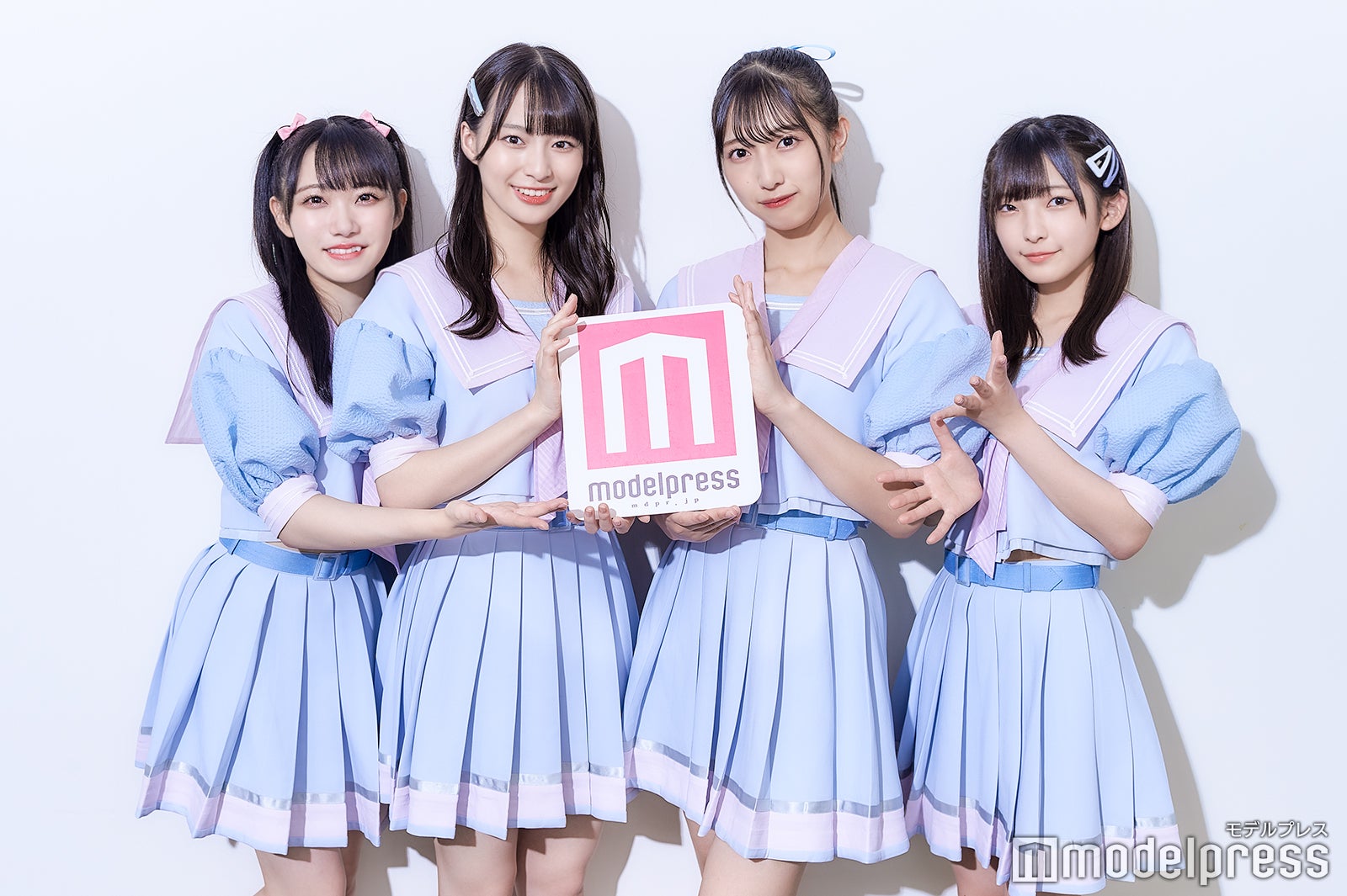 （左から）本田珠由記、冨田菜々風、蟹沢萌子、永田詩央里（C）モデルプレス