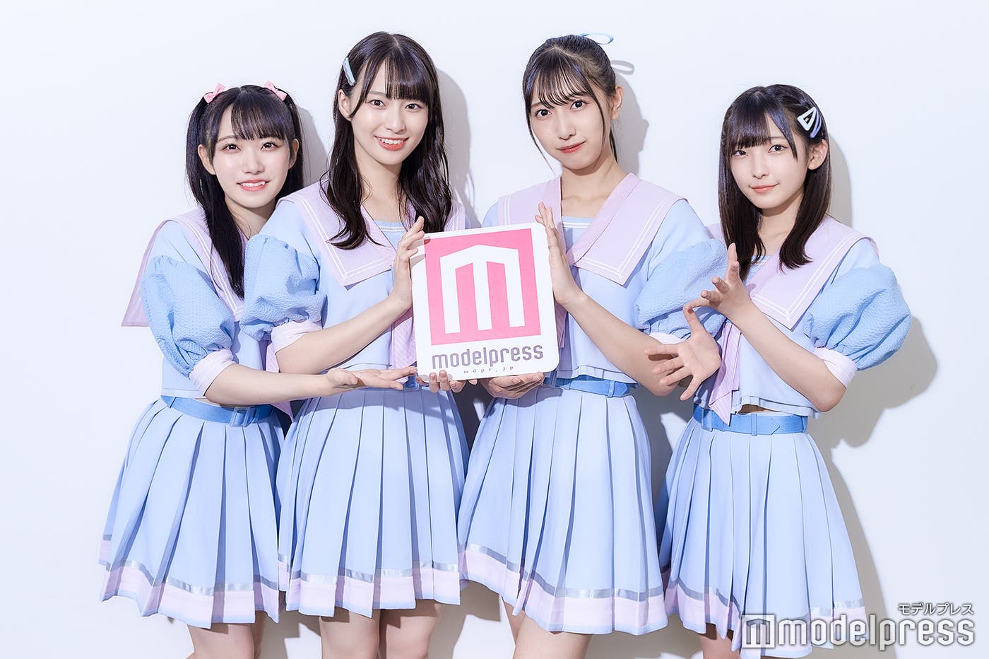 (左から)本田珠由記、冨田菜々風、蟹沢萌子、永田詩央里(C)モデルプレス