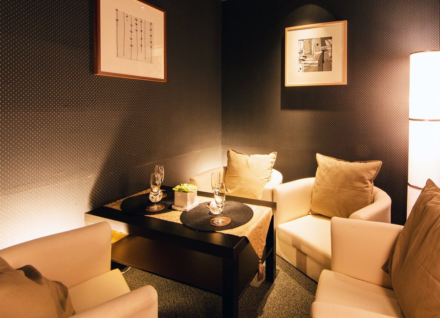 ARK Lounge 店内