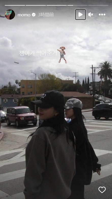 モモ、サナ／モモInstagramより