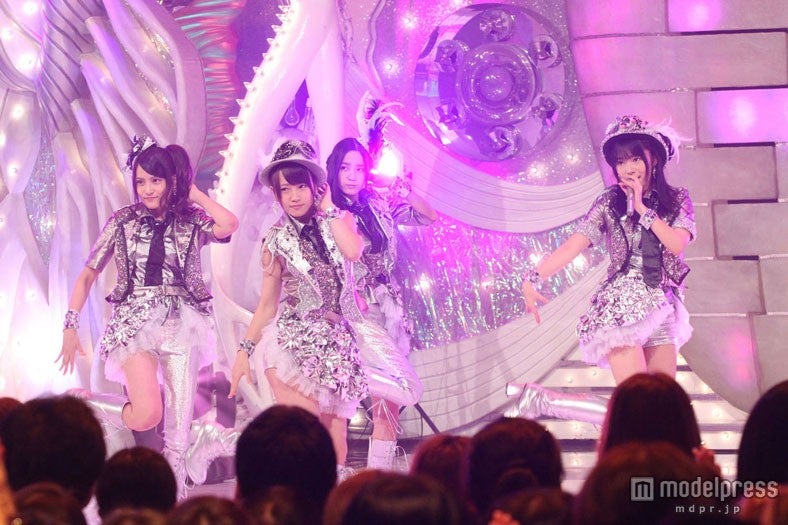 「意気地なしマスカレード」を披露した“指原莉乃 with アンリレ”