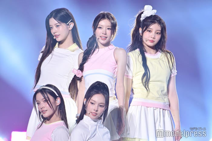 ILLIT(C)モデルプレス