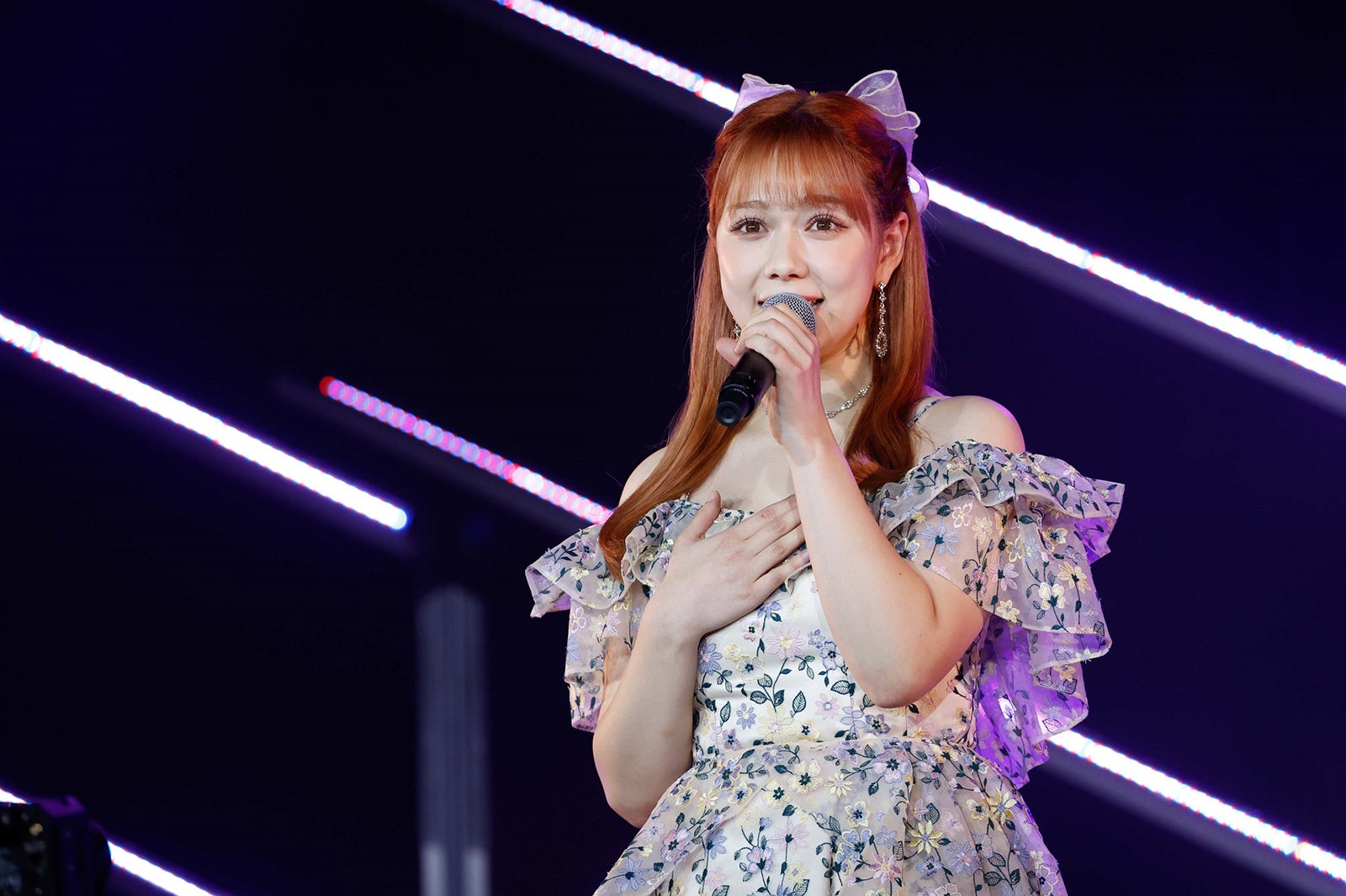 HKT48卒業の村重杏奈、指原莉乃&宮脇咲良から贈られたドレス着用 粋なプレゼントに「さしさくにゃーの関係性泣ける」と反響