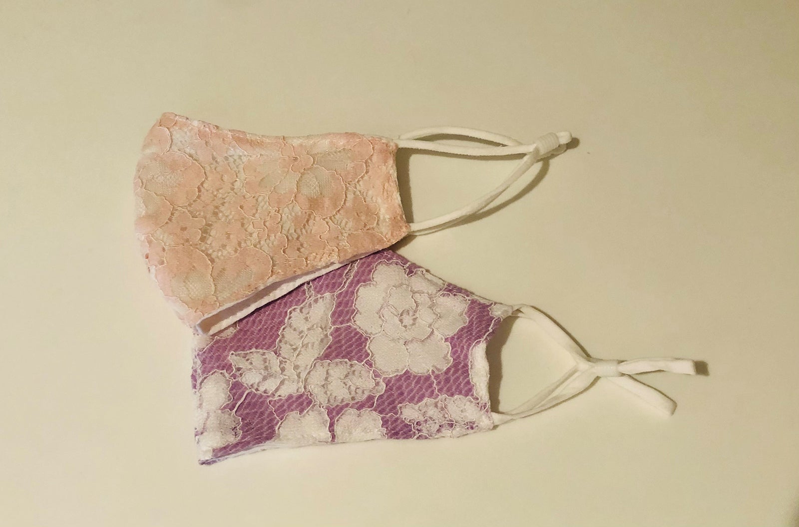 お気に入りのレースのマスク。毎日手洗いして着用してます