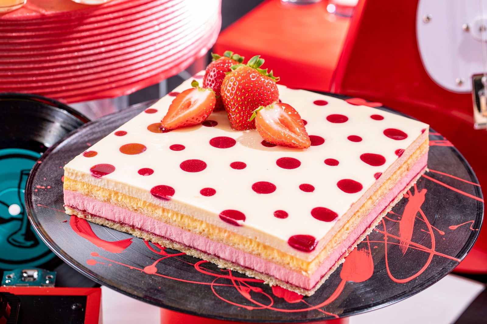 ストロベリー・ポッブ・スイーツビュッフェ／画像提供：コンラッド東京