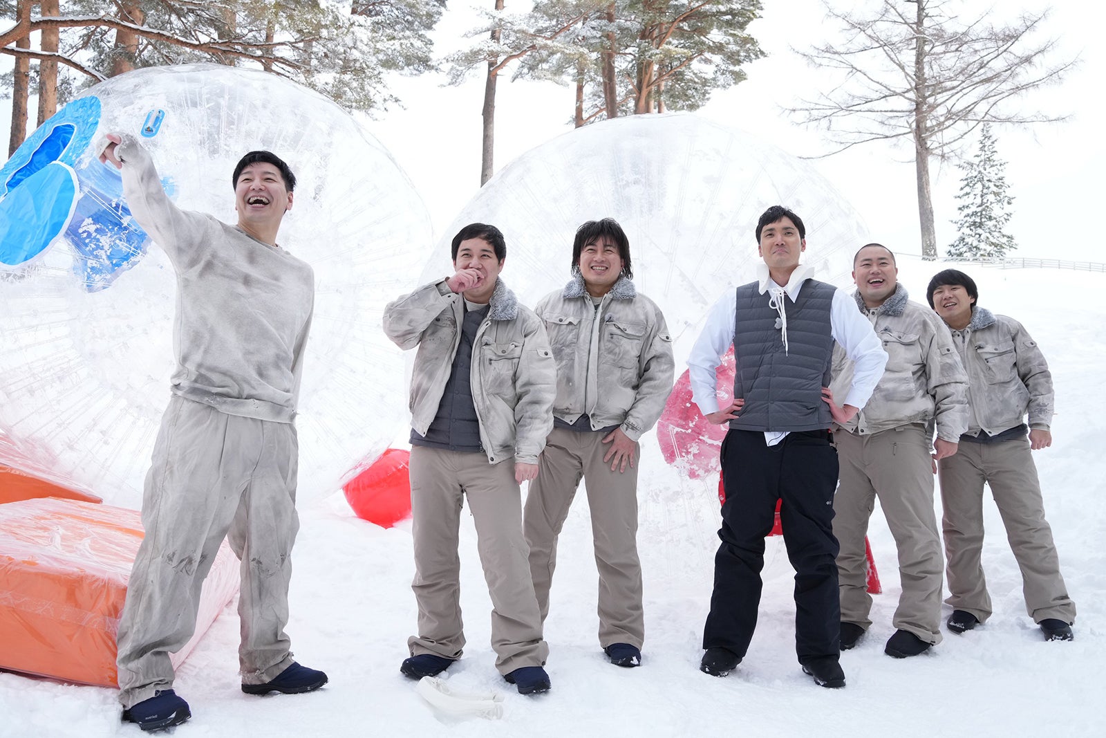 （左から）長田庄平、せいや、松尾駿、菊田竜大、岡部大、秋山寛貴 （C）フジテレビ