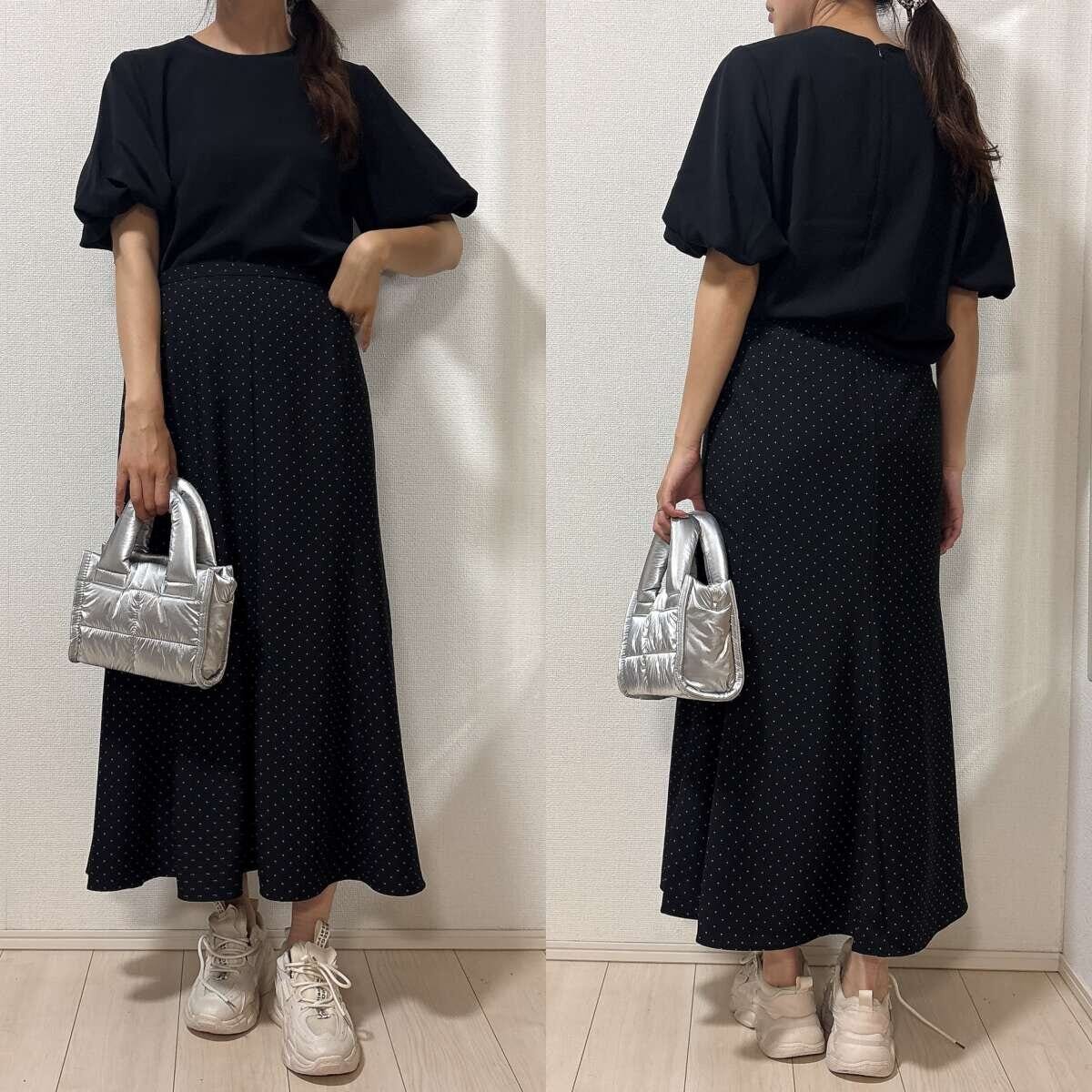 ユニクロのマーメイドマキシスカート×ブラックブラウスのワンピ風コーデ全身