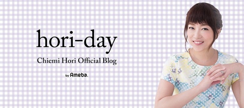 花田虎上 スタバでモーニング中の妻との2ショットを公開 素敵な夫婦 お綺麗です の声 モデルプレス