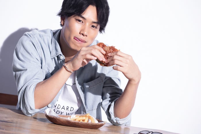 鈴木伸之/海外ウエディング情報誌『ゼクシィ海外ウエディング 2019 Spring&Summer』より(提供写真)