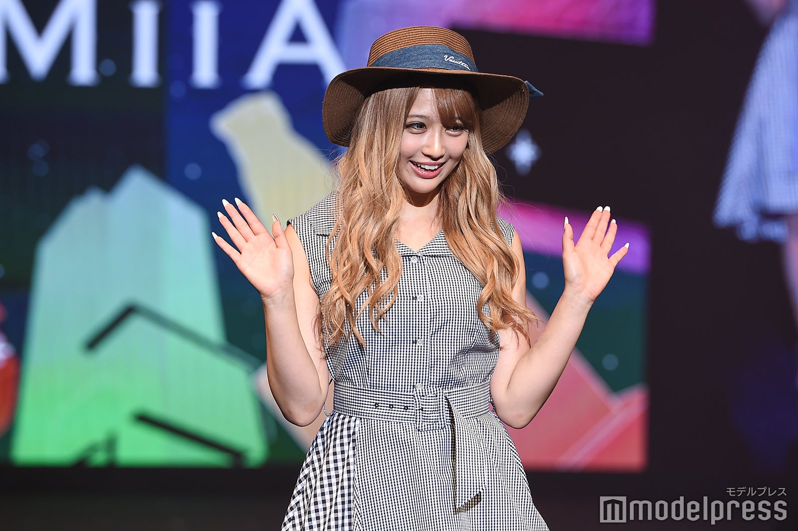 （C）モデルプレス