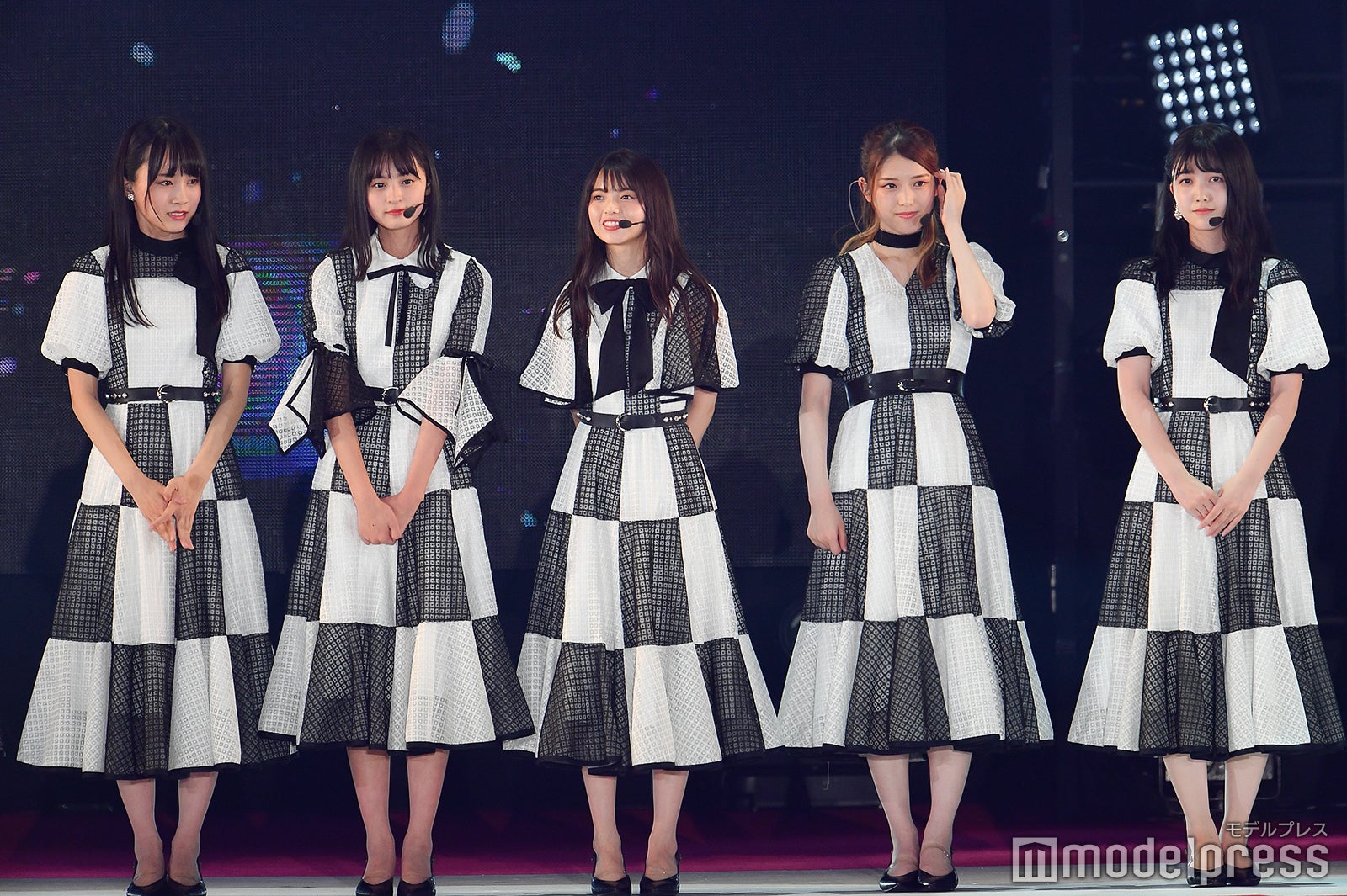 賀喜遥香、遠藤さくら、齋藤飛鳥、松村沙友理、久保史緒里（C）モデルプレス