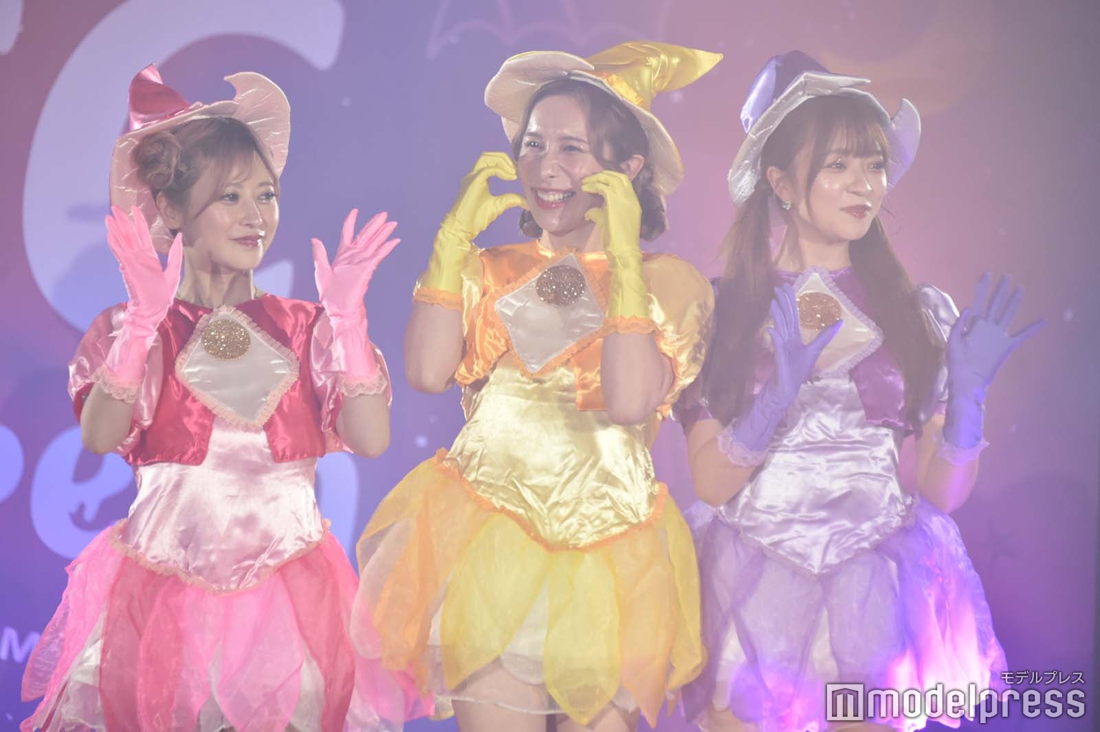 ヘラヘラ三銃士／（左から）まりな、ありしゃん、さおりん（C）モデルプレス