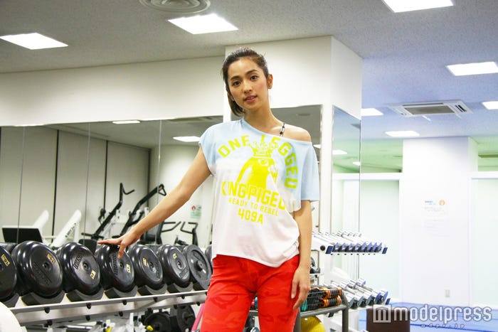 中村アン「家族ノカタチ」第3話着用ウェア/画像提供:TBS