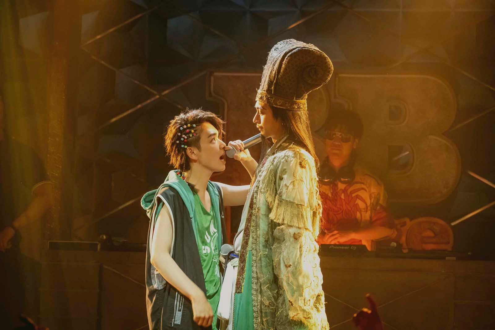 宮世琉弥、向井理「パリピ孔明」第4話より（C）フジテレビ