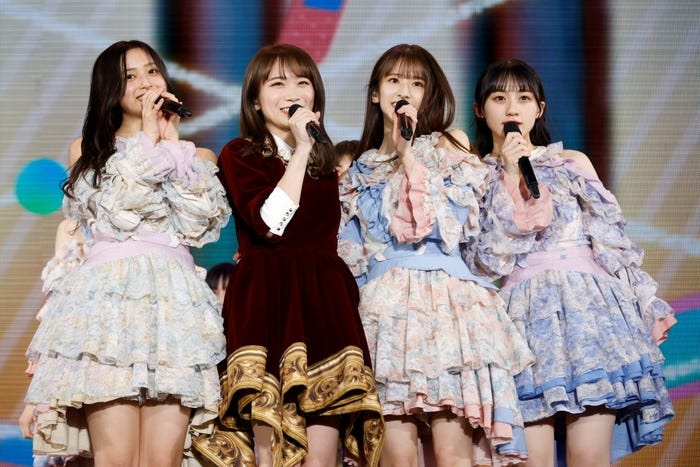 井上和、秋元真夏、菅原咲月、川崎桜(※「崎」は正式には「たつさき」「秋元真夏 卒業コンサート」より(C)乃木坂46LLC