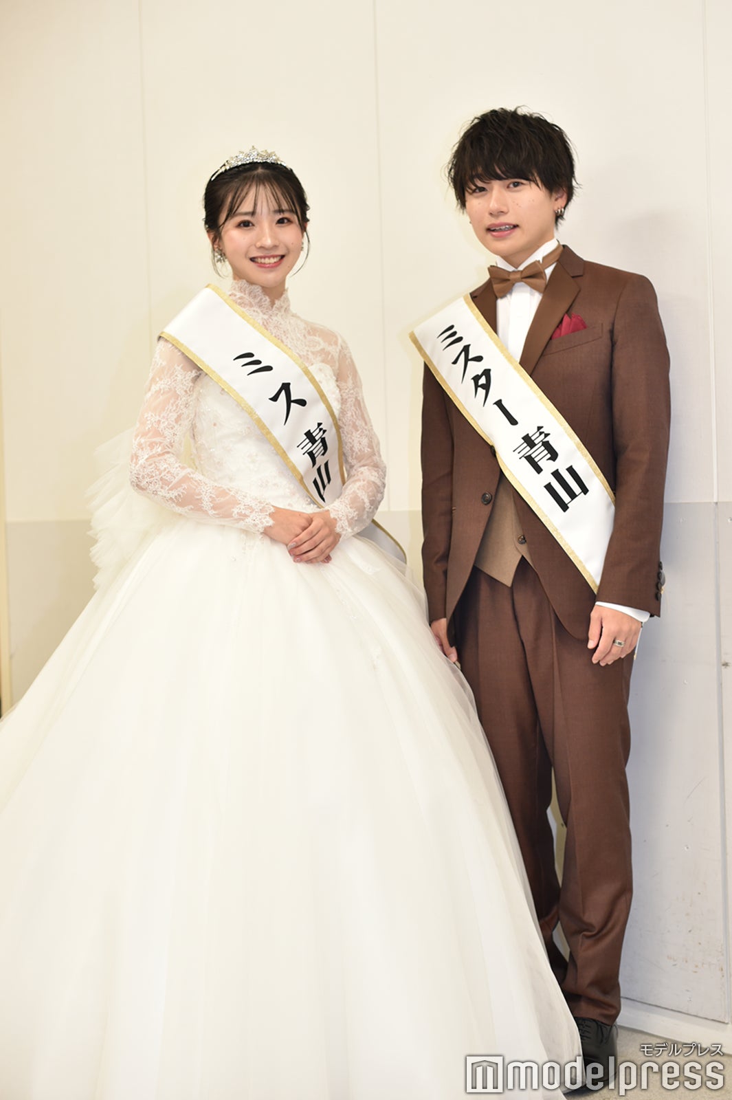 「ミス青山コンテスト2022」グランプリを受賞した五百住有希さん、「ミスター青山コンテスト2022」グランプリを受賞した和田怜さん（C）モデルプレス