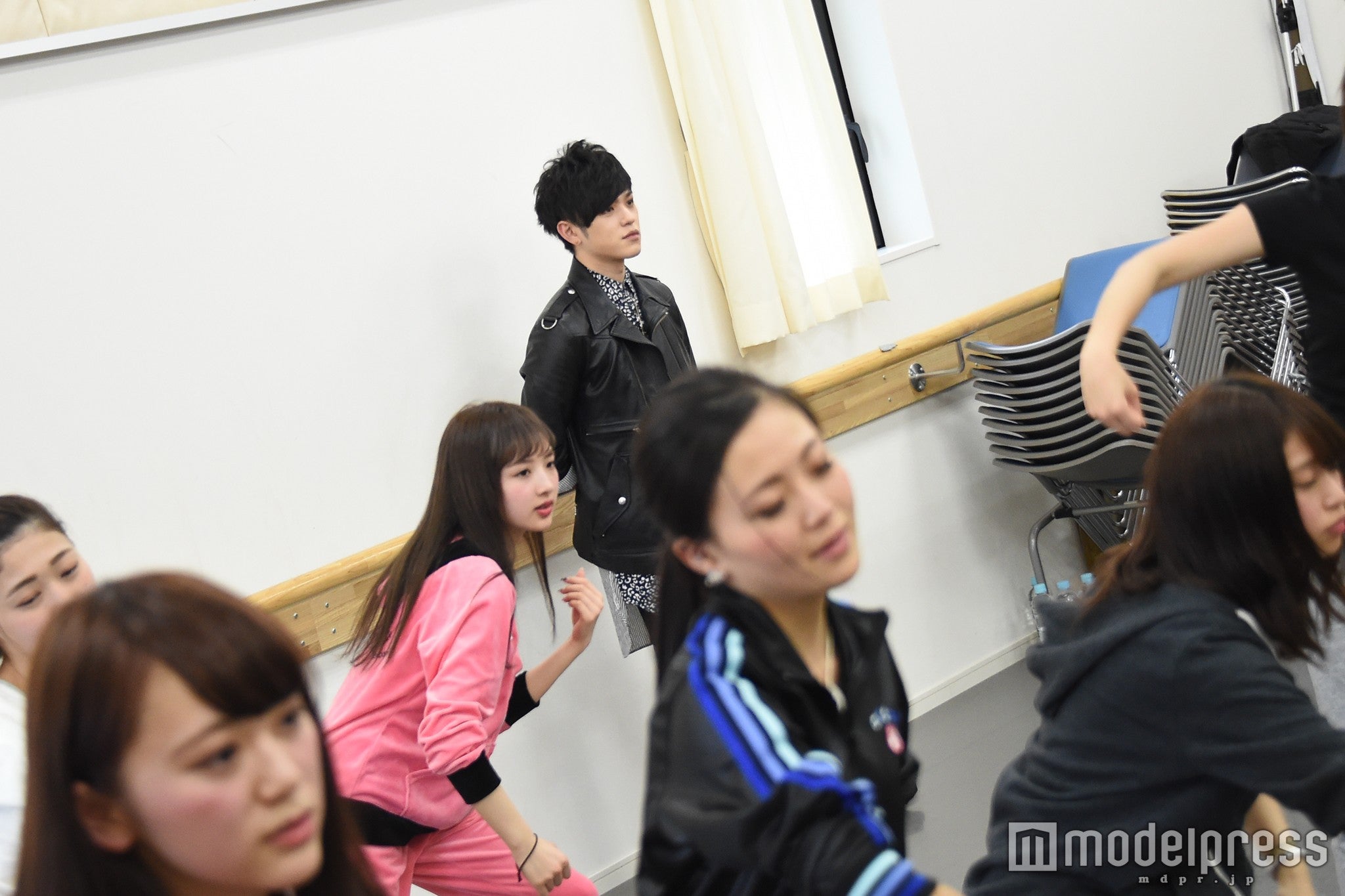 AAA末吉秀太が「女子高生ミスコン2015」をサプライズ訪問（C）モデルプレス