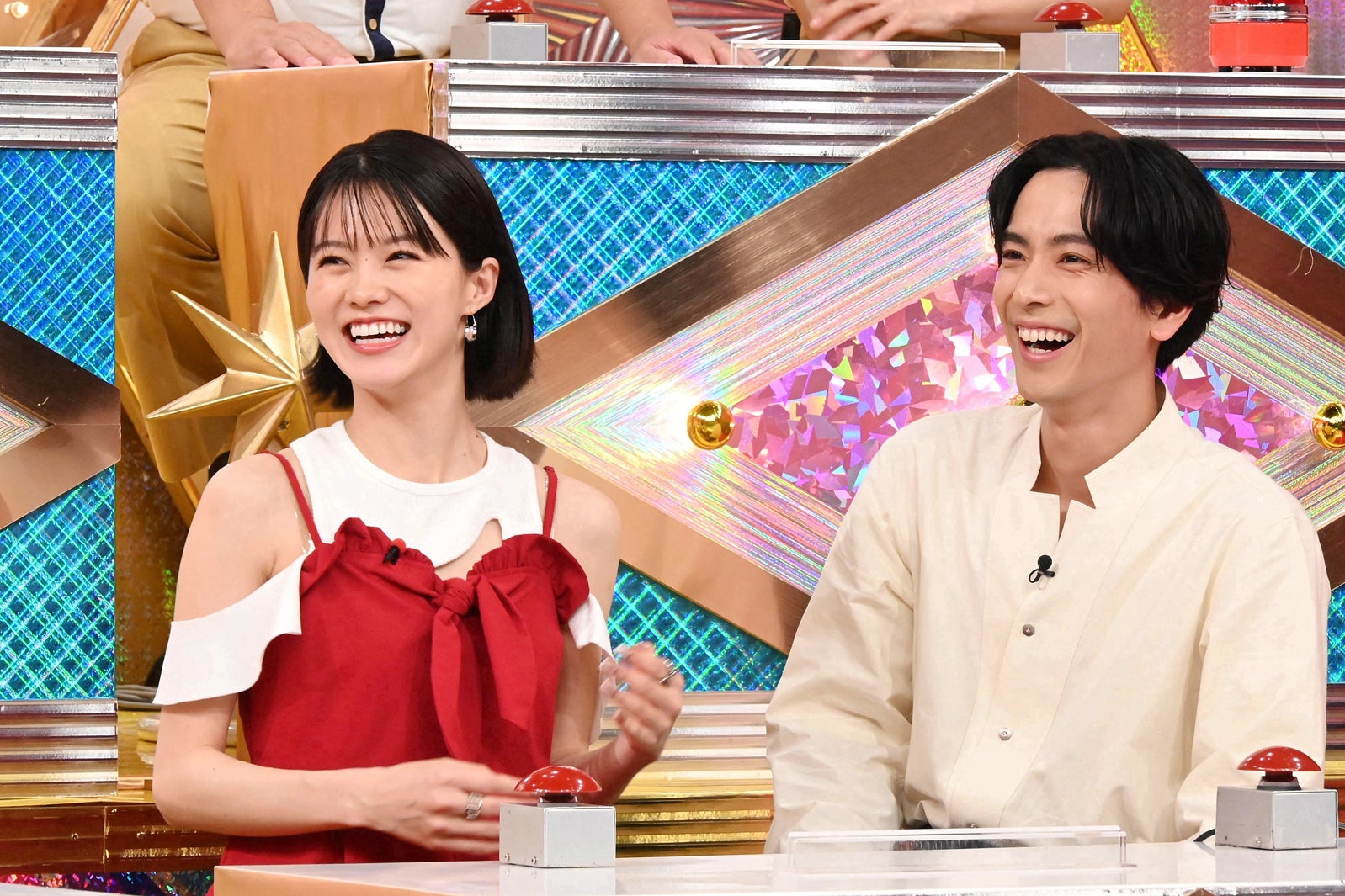 志田彩良、黒羽麻璃央（C）日本テレビ