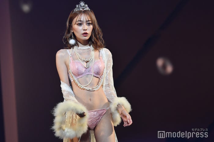 土屋怜菜(れいぽよ)(C)モデルプレス