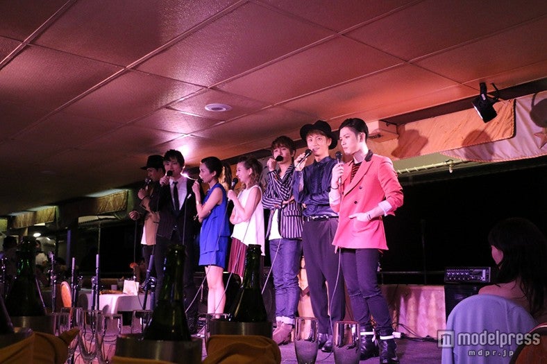 AAA／ハワイファンクラブツアーの様子（画像提供：avex）