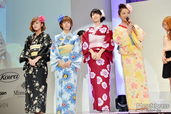 「第2回JUNONプロデュース ガールズコンテスト」で浴衣姿を披露した℃-ute(左から萩原舞、岡井千聖、鈴木愛理、中島早貴)