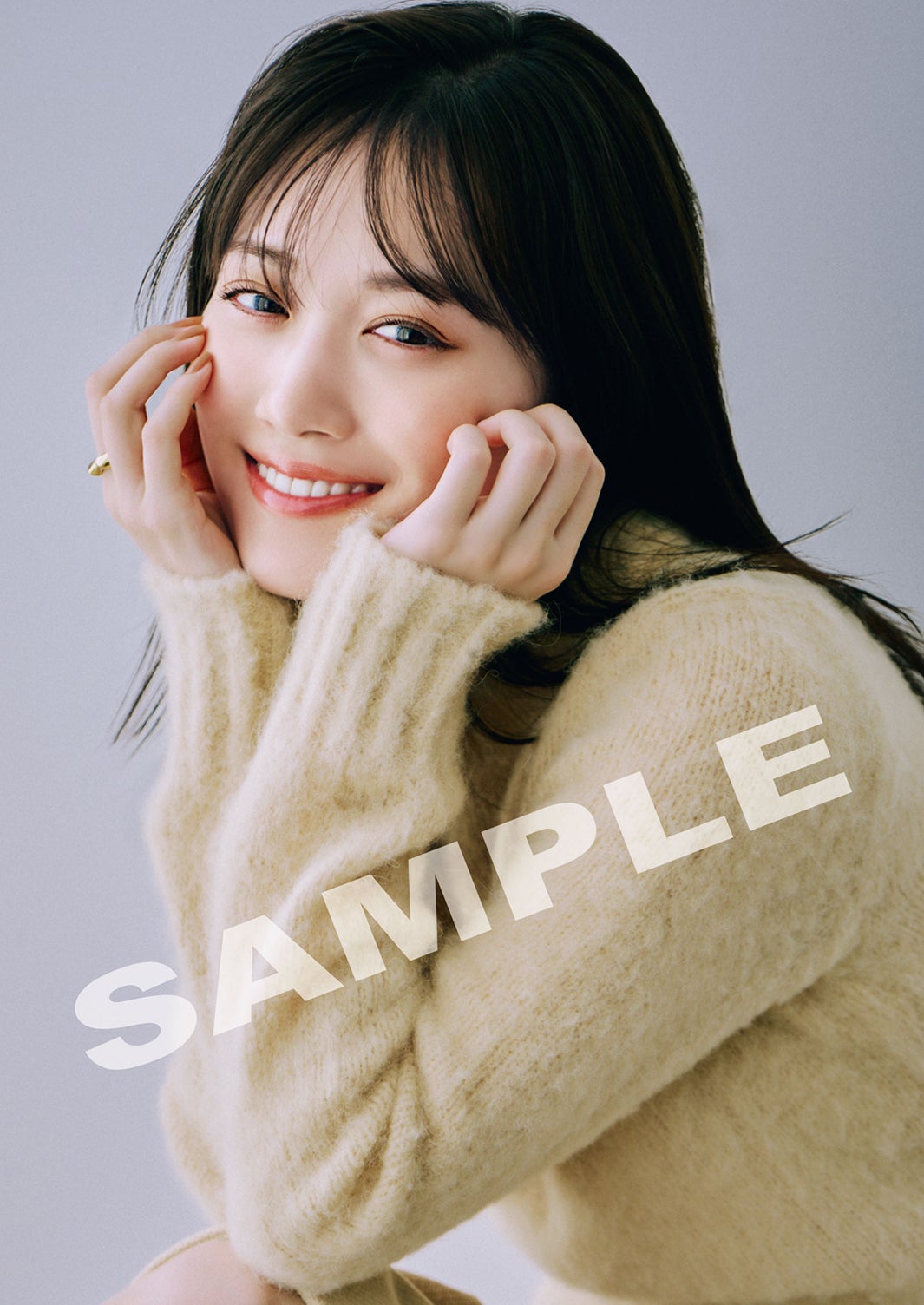 山下美月／セブン限定フォトカード（画像提供：小学館）