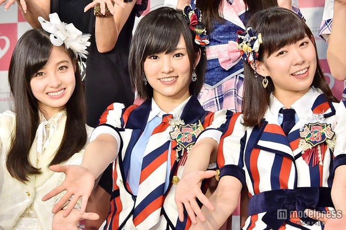 左から:橋本環奈、山本彩、渡辺美優紀