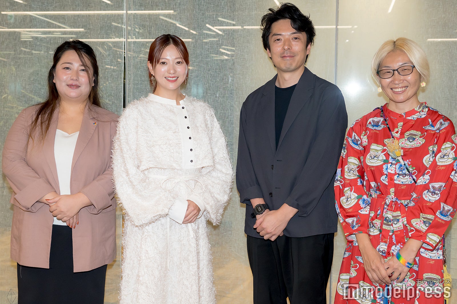 宇佐美朋美、伊藤千晃、白井孝大、喜納真里子（C）モデルプレス