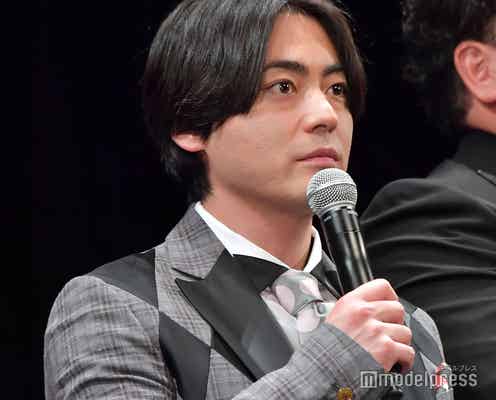 “山田孝之がひたすらバスト測定”イベント開催決定にネットざわつく