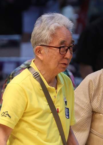 「今日は黄色いコーデ！」 94歳俳優2日連続観戦に「ホント相撲がお好きでらっしゃる」とSNS沸く 前日と違う席で「思わず探してしまった」の声も