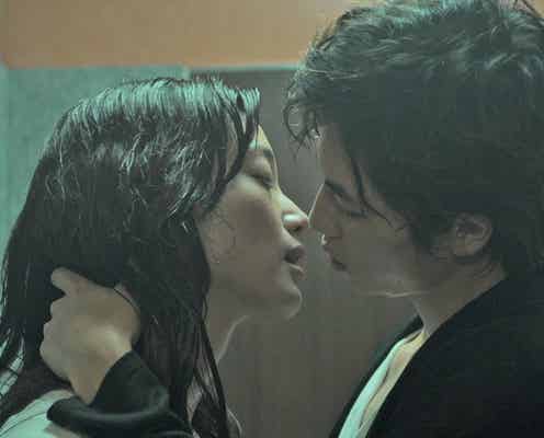 入山法子&志尊淳の“エレベーターキス”が悶絶級 「きみはペット」未公開シーン解禁