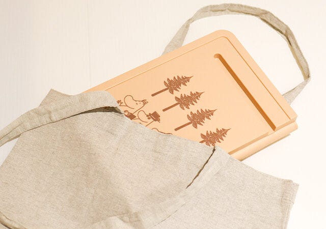 宝島社の付録のムーミンの折りたたみテーブル