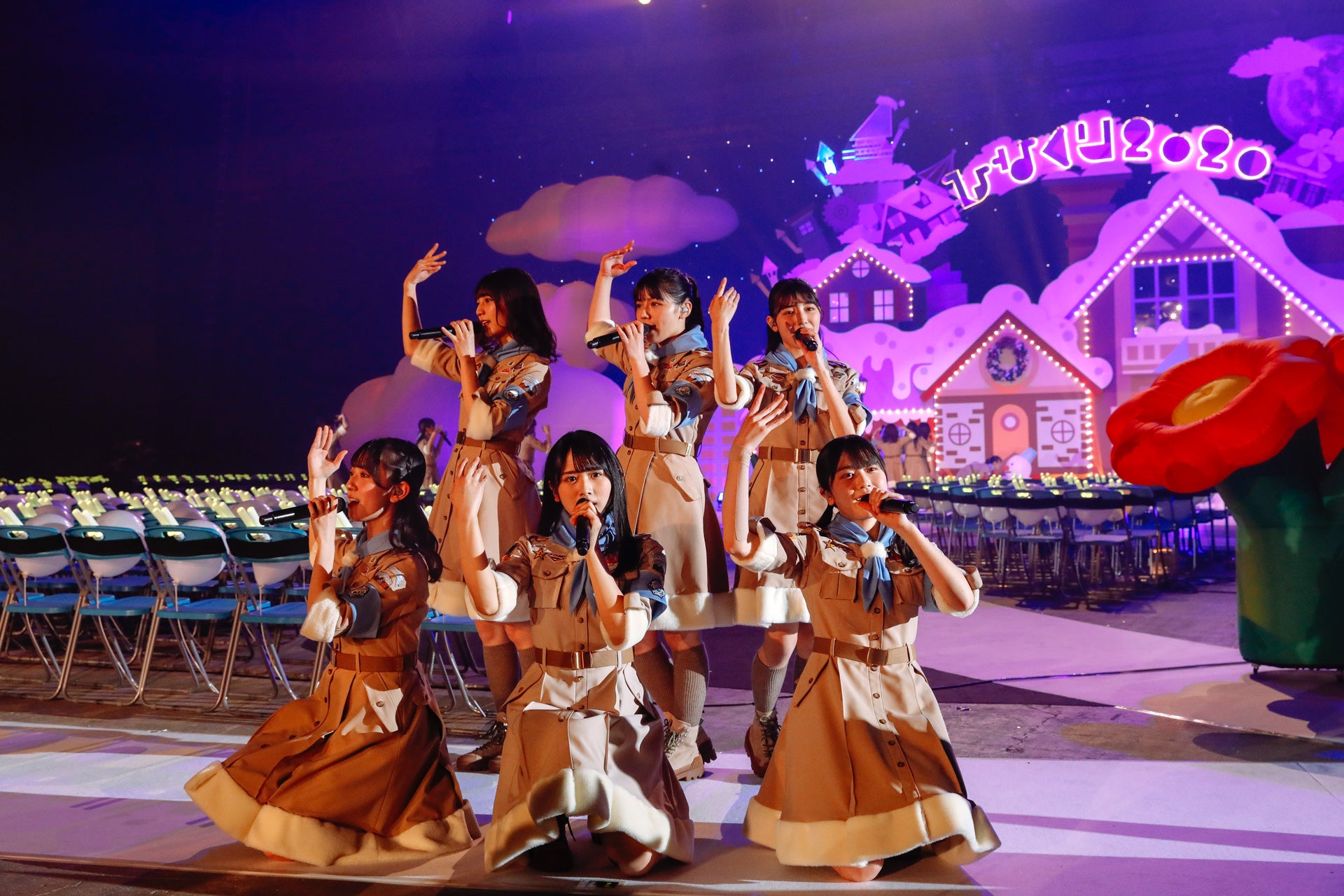 「ひなくり2020～おばけホテルと22人のサンタクロース」（提供写真）