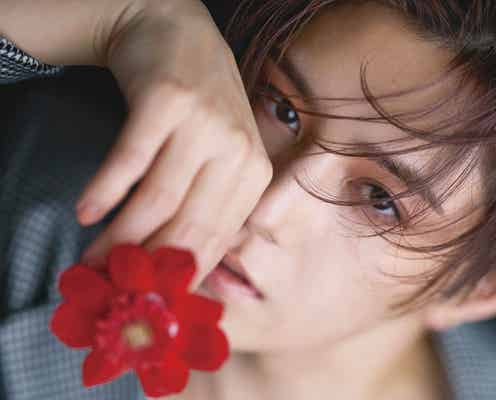 Hey! Say! JUMP山田涼介“THE 自発光ビューティ”体現 小田切ヒロと初セッションで「VOCE」SPECIAL版表紙飾る