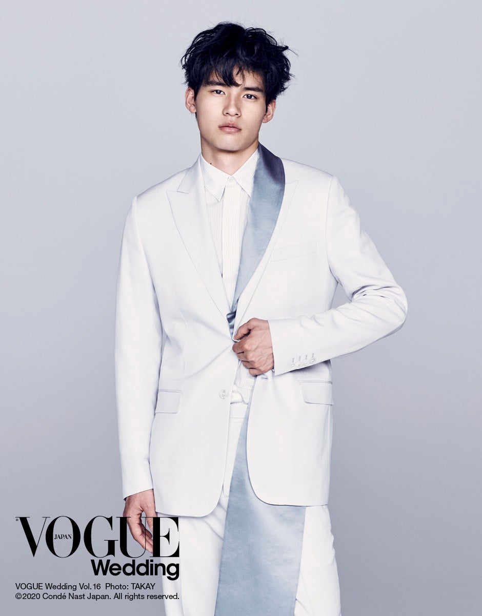 岡田健史、モードな花婿姿披露