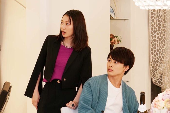 岡本夏美、草川拓弥「ビジネス婚-好きになったら離婚します-」第6話より(C)「ビジネス婚」製作委員会・MBS