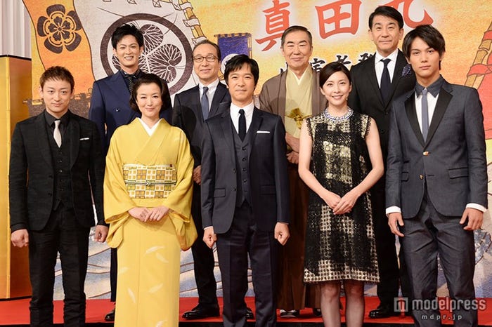 堺雅人主演大河ドラマ「真田丸」に出演する(前列左から)山本耕史、鈴木京香、堺雅人、竹内結子、中川大志/(後列左から)新納慎也、小日向文世、桂文枝、小林隆