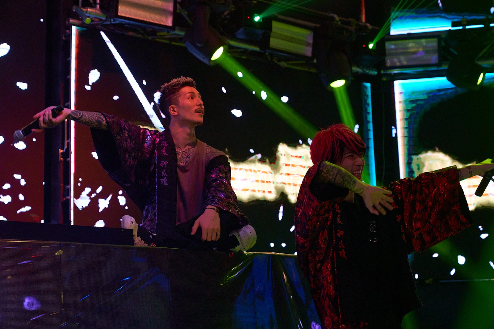 DJふぉい、DJまる「レペゼン恐怖のカウントダウンライブ ～ガチで生配信～」（提供写真）