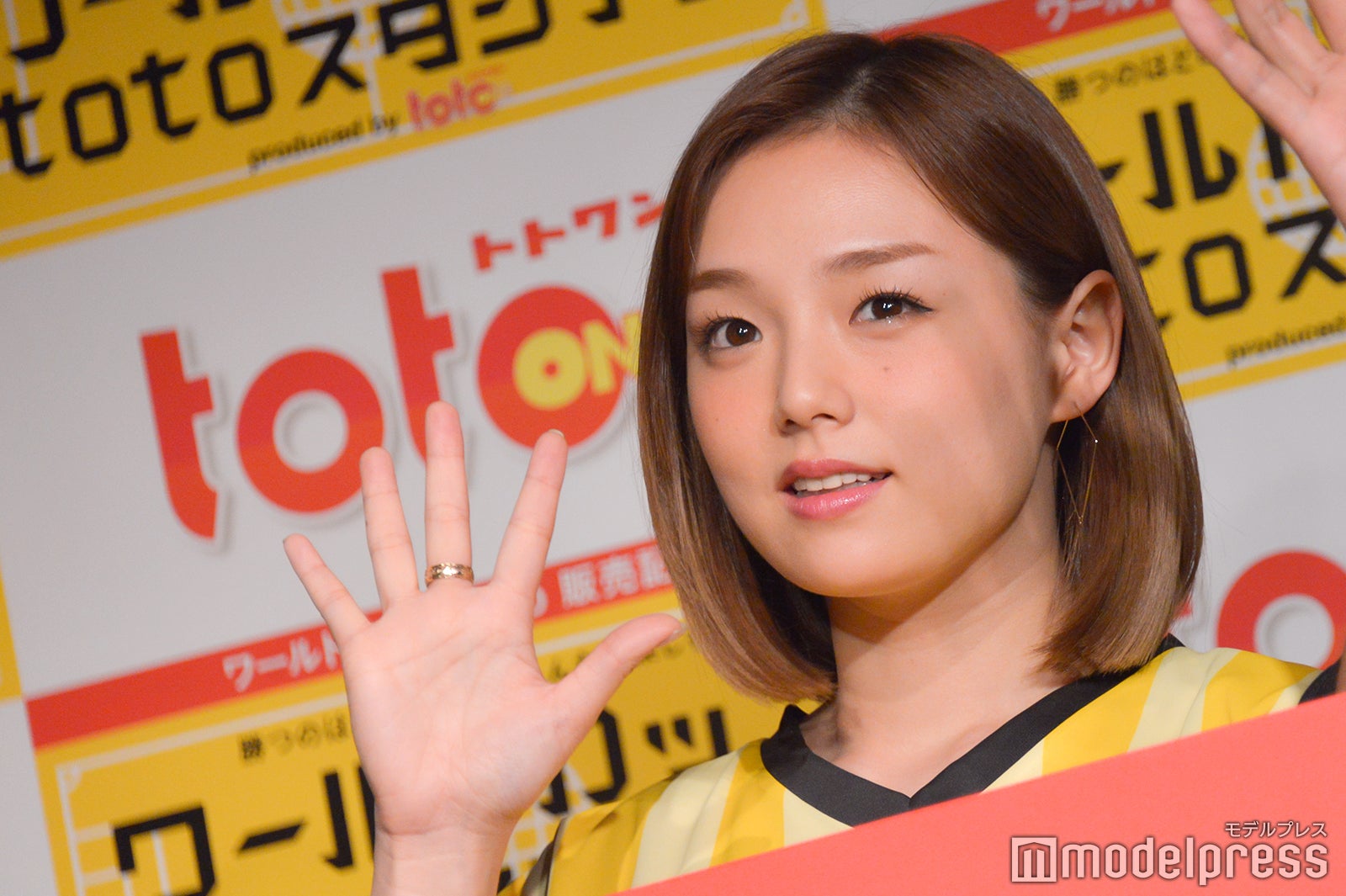 篠崎愛（C）モデルプレス