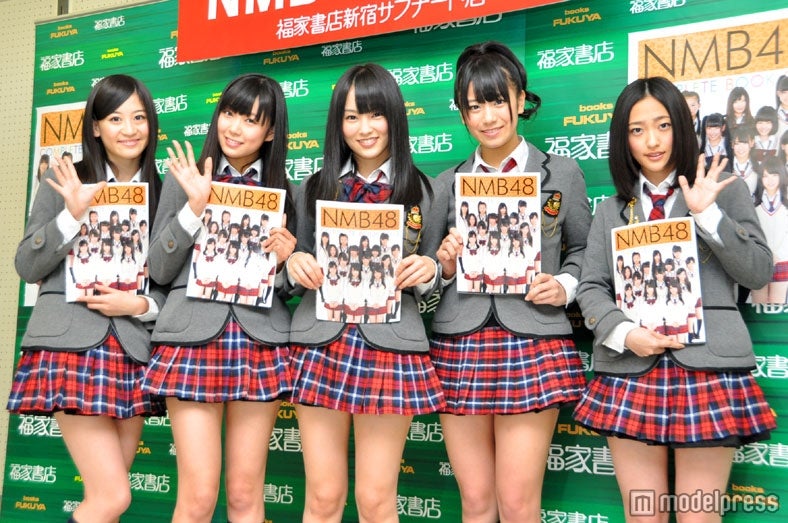NMB48（写真左から：上西恵、渡辺美優紀、山本彩、福本愛菜、小谷里歩）
