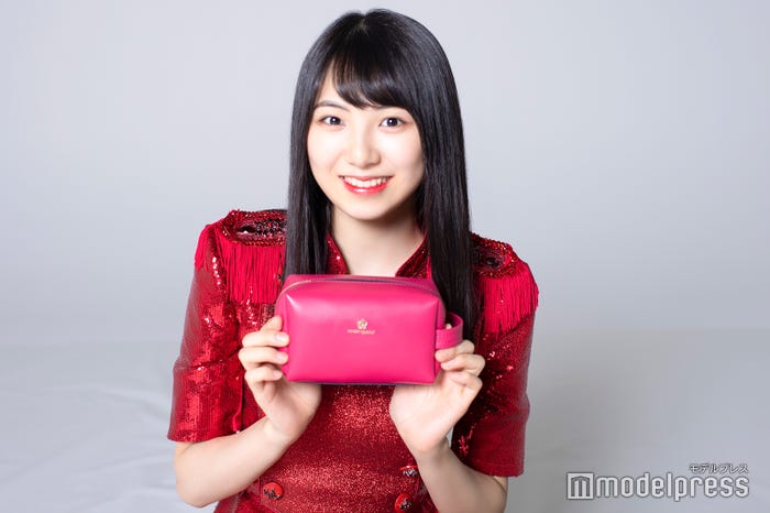 菅原茉椰のメイクポーチ公開! (C)モデルプレス